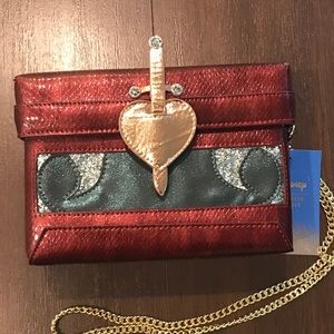 Danielle Nicole Evil Queen Heart box purse